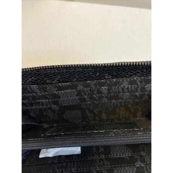Kenneth Cole NewYork Embossed Snake Print Black Leather Wallet/Clutch/Zip Around - Picture 5 of 7